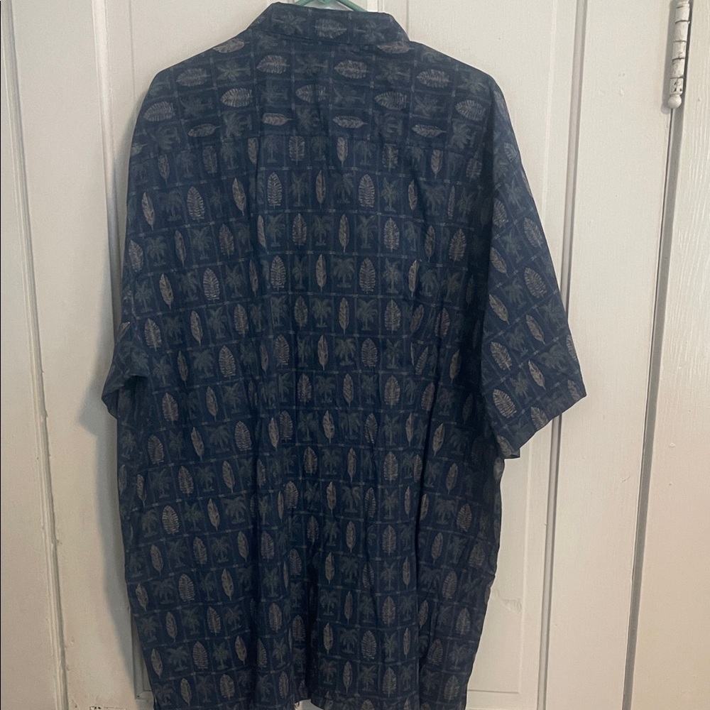 Tori Richard Navy and Beige Patterned Shirt - Picture 3 of 3